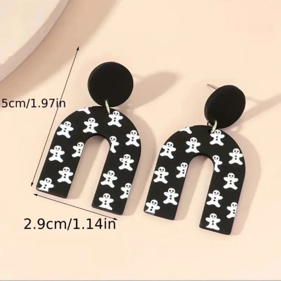 1 LEFT! Halloween Ghost Print Earrings - Picture 3 of 4